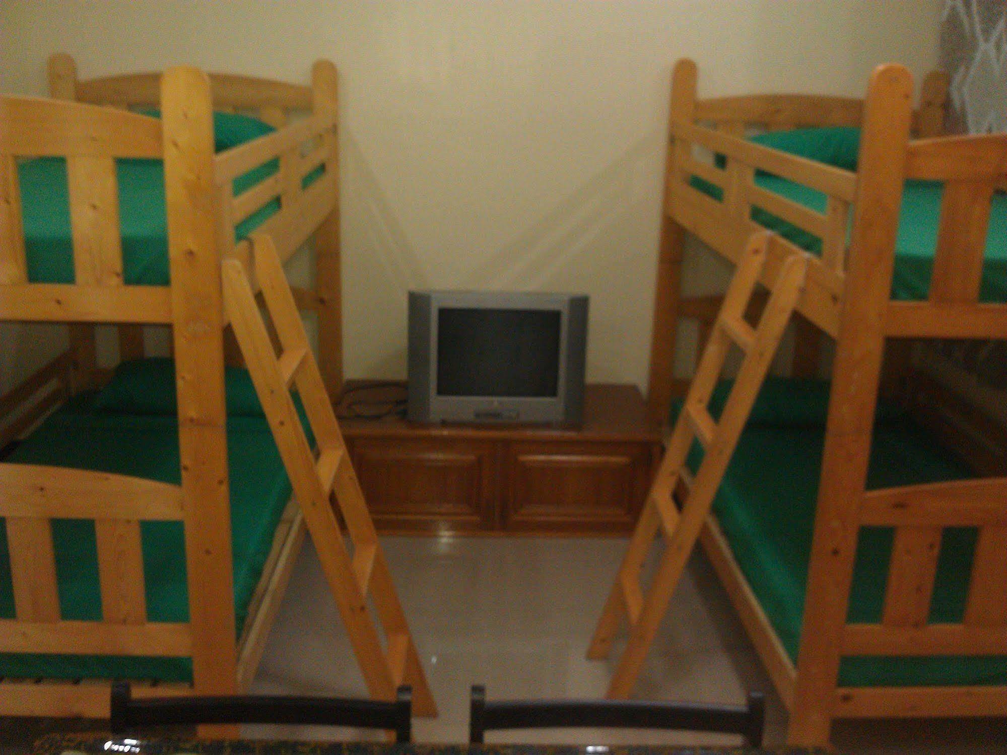 Southpole House 2*